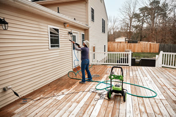 Best Pressure Washing Contractors  in Hiawatha, KS