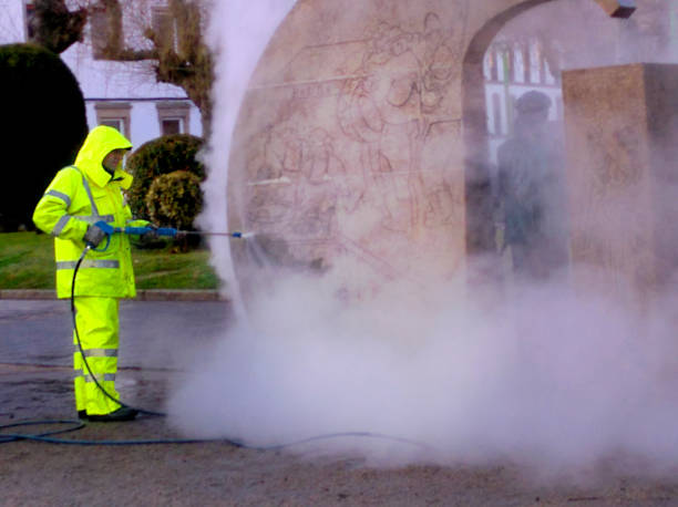 Best Local Pressure Washing Services  in Hiawatha, KS